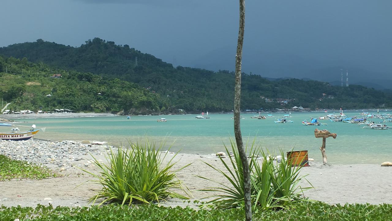 Ketapang Resort Karanghawu Exterior photo
