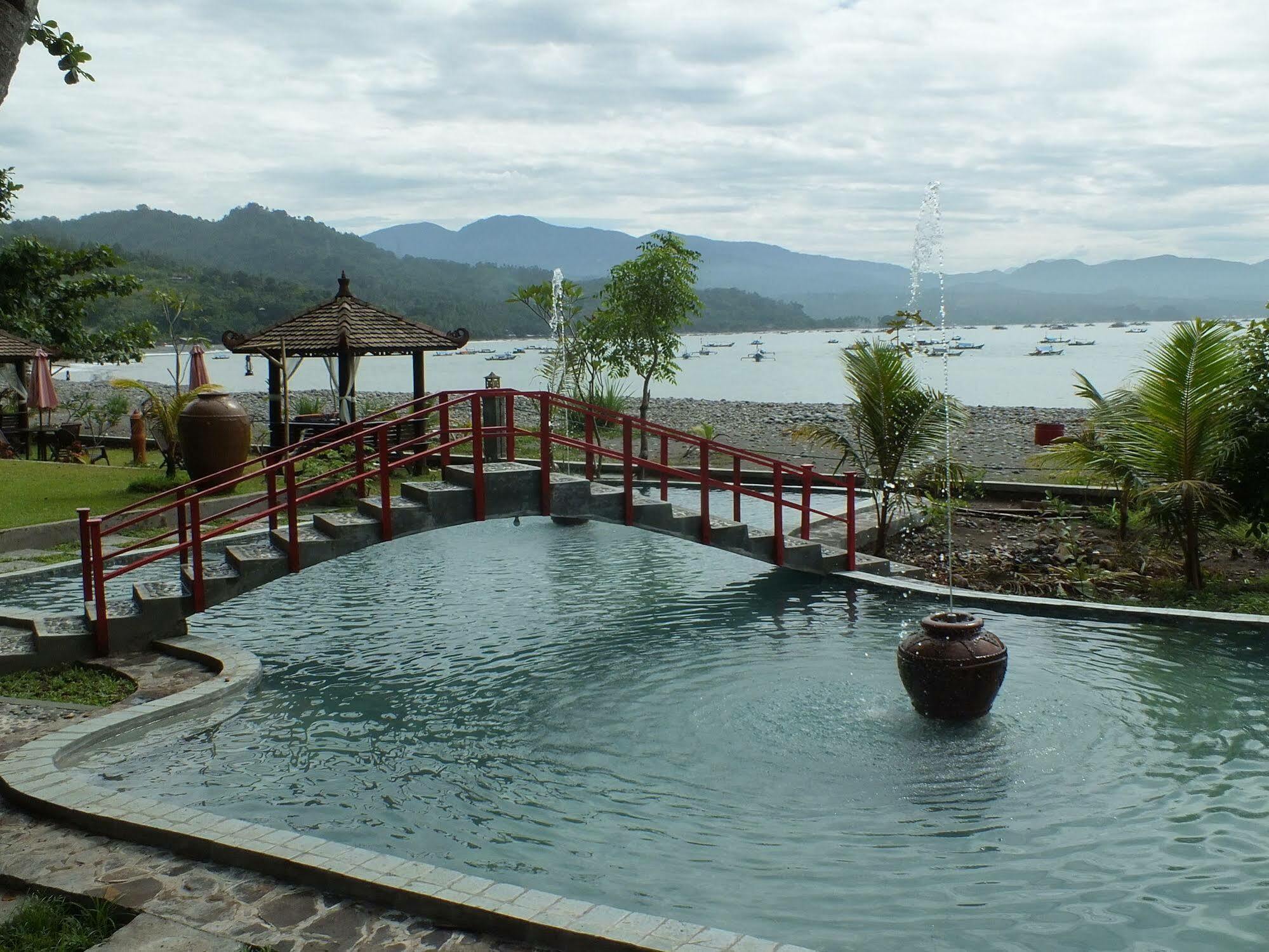 Ketapang Resort Karanghawu Exterior photo
